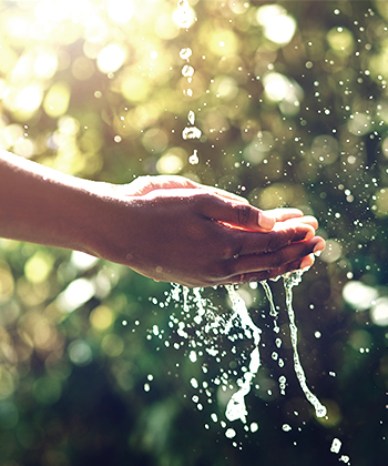 hands and water