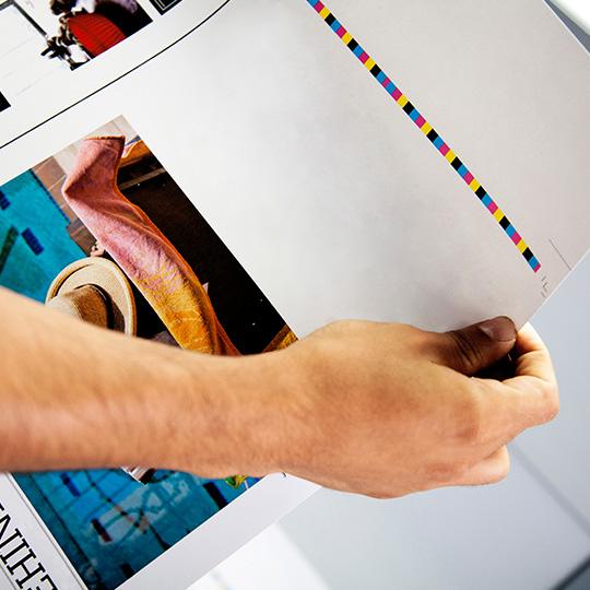 Tout commence et se termine avec vous close up of printed document