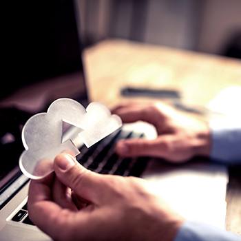 Travailler plus efficacement avec le cloud hands with cloud