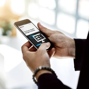 Flexibles Arbeiten hands on phone